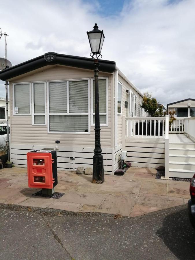 Lovely 6 Berth Caravan With Decking And Wifi In Kent, Ref 47017C Ξενοδοχείο Whitstable Εξωτερικό φωτογραφία