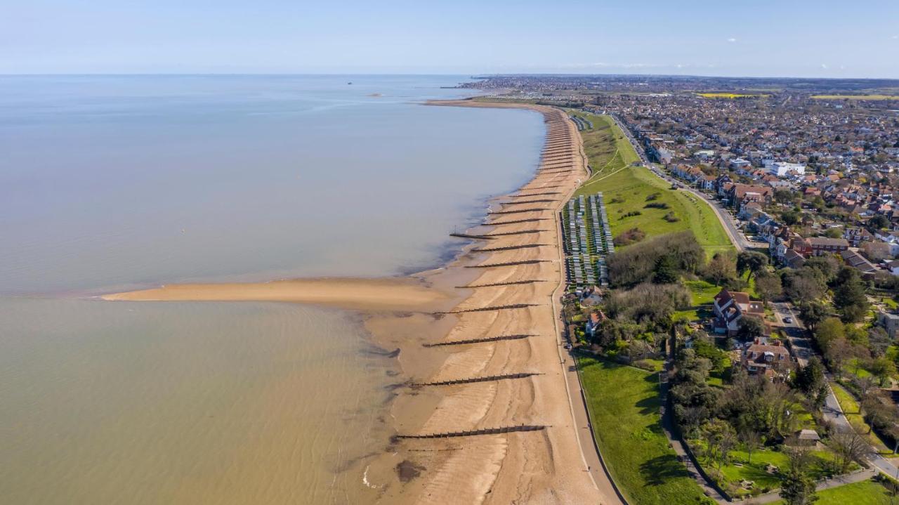 Lovely 6 Berth Caravan With Decking And Wifi In Kent, Ref 47017C Ξενοδοχείο Whitstable Εξωτερικό φωτογραφία