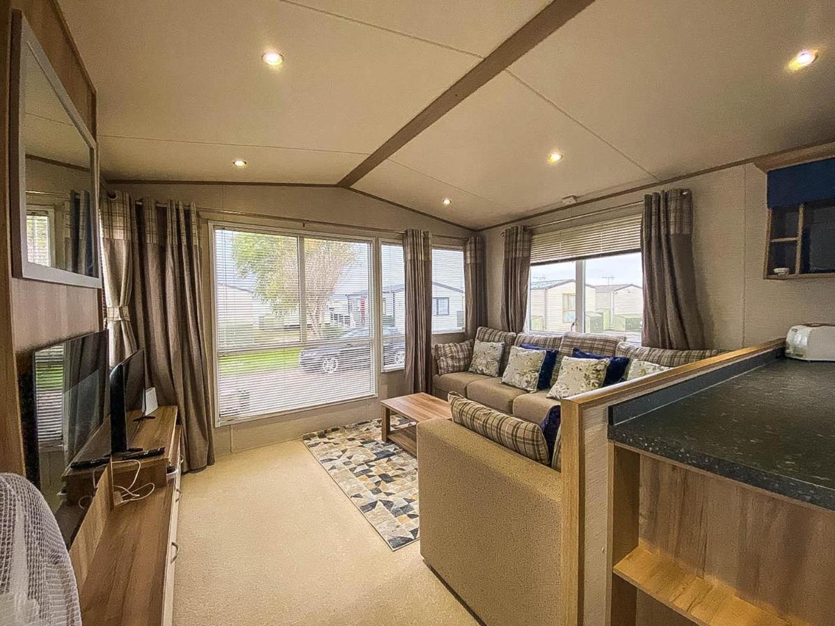 Lovely 6 Berth Caravan With Decking And Wifi In Kent, Ref 47017C Ξενοδοχείο Whitstable Εξωτερικό φωτογραφία