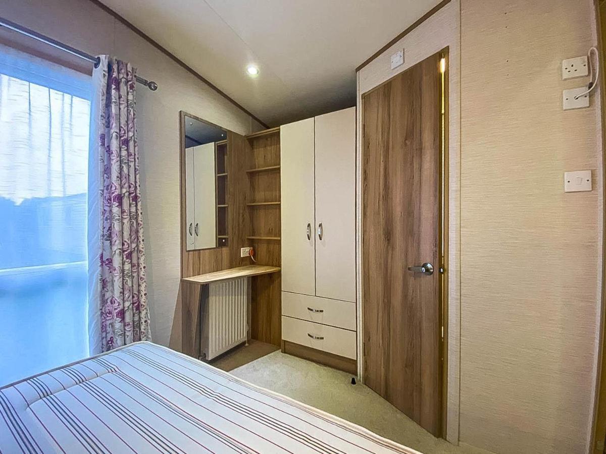 Lovely 6 Berth Caravan With Decking And Wifi In Kent, Ref 47017C Ξενοδοχείο Whitstable Εξωτερικό φωτογραφία