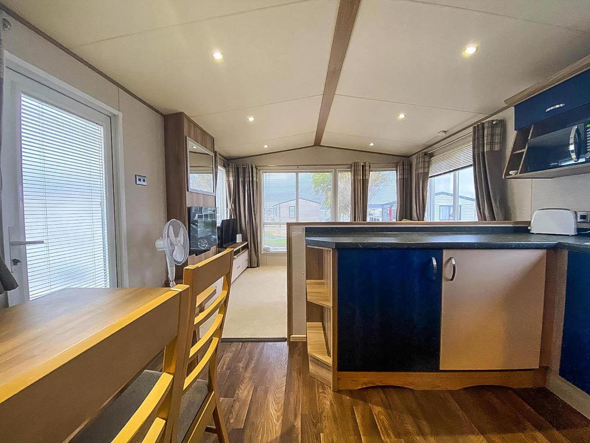 Lovely 6 Berth Caravan With Decking And Wifi In Kent, Ref 47017C Ξενοδοχείο Whitstable Εξωτερικό φωτογραφία