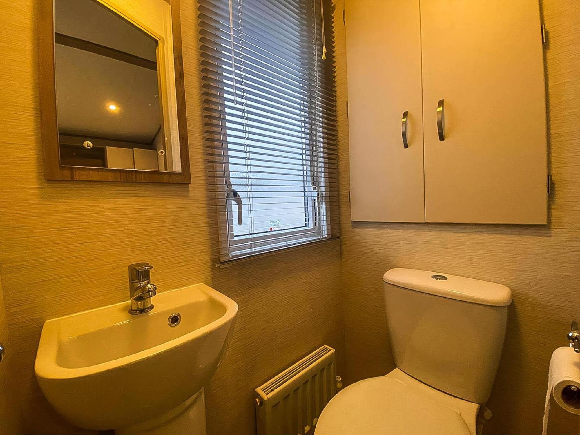 Lovely 6 Berth Caravan With Decking And Wifi In Kent, Ref 47017C Ξενοδοχείο Whitstable Εξωτερικό φωτογραφία