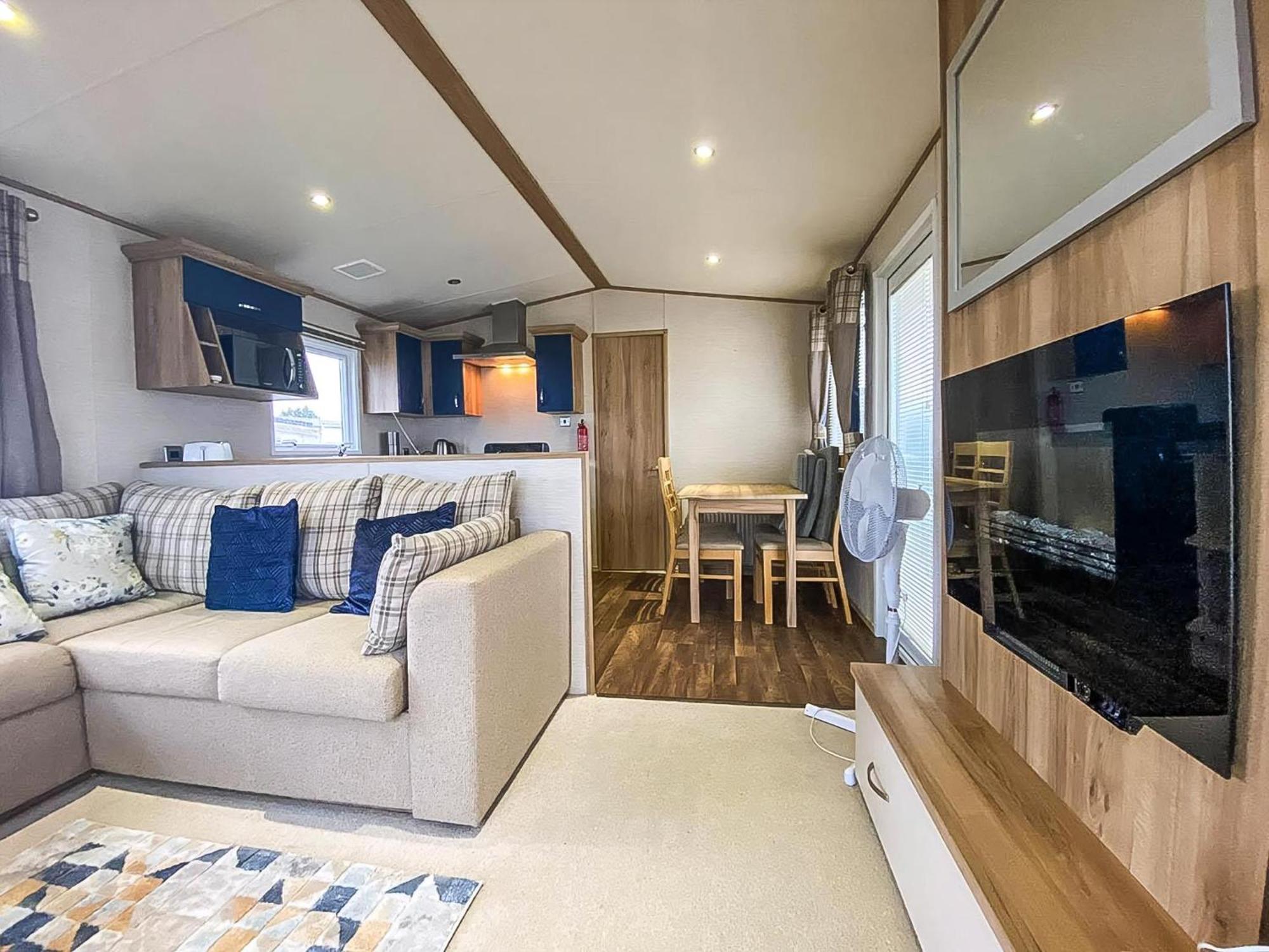 Lovely 6 Berth Caravan With Decking And Wifi In Kent, Ref 47017C Ξενοδοχείο Whitstable Εξωτερικό φωτογραφία