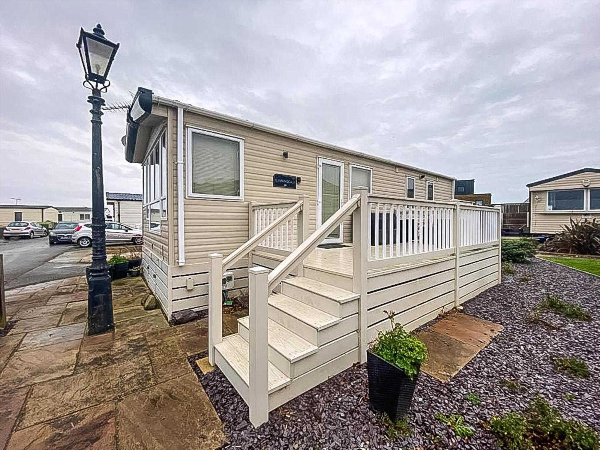 Lovely 6 Berth Caravan With Decking And Wifi In Kent, Ref 47017C Ξενοδοχείο Whitstable Εξωτερικό φωτογραφία