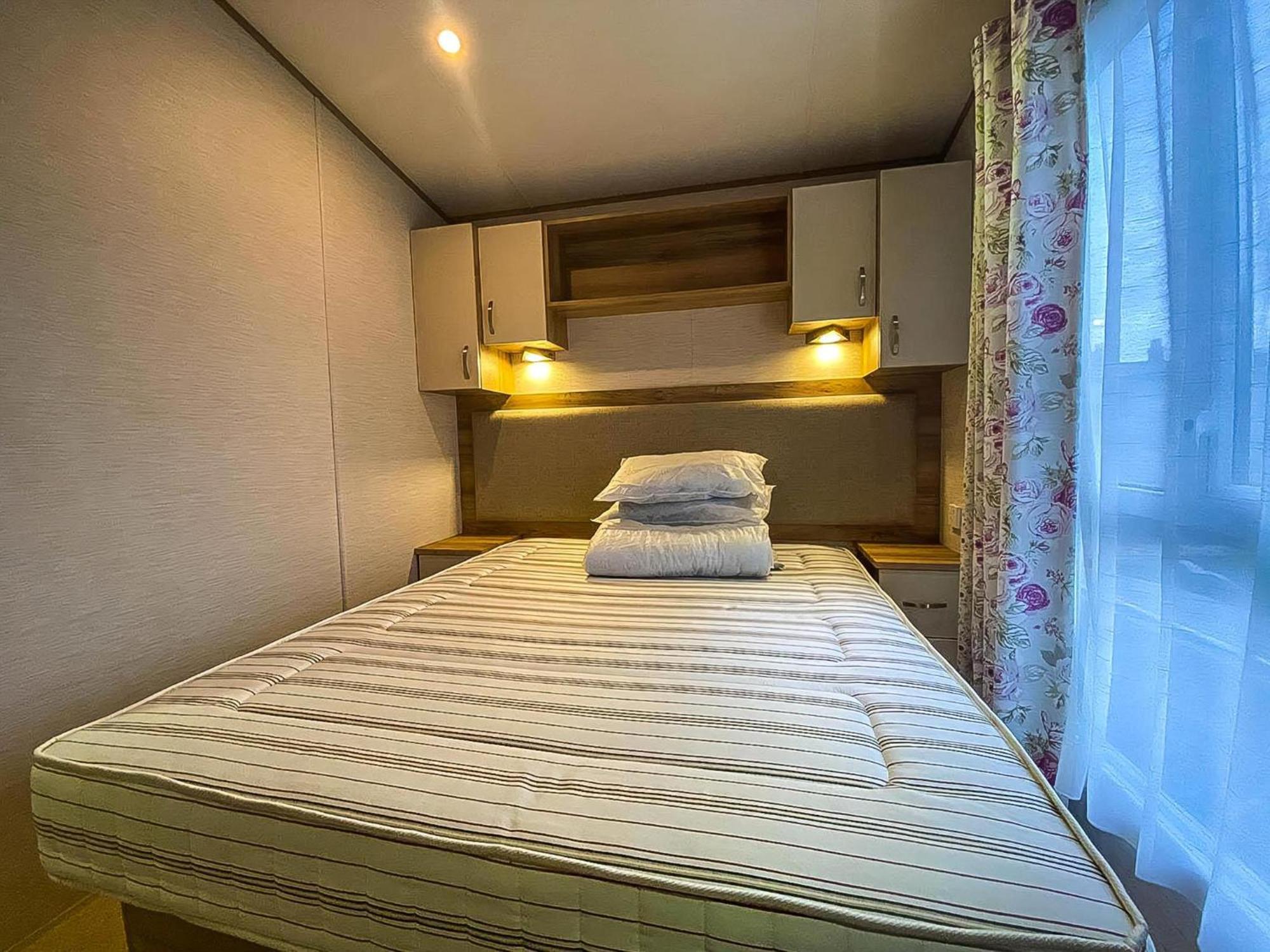 Lovely 6 Berth Caravan With Decking And Wifi In Kent, Ref 47017C Ξενοδοχείο Whitstable Εξωτερικό φωτογραφία