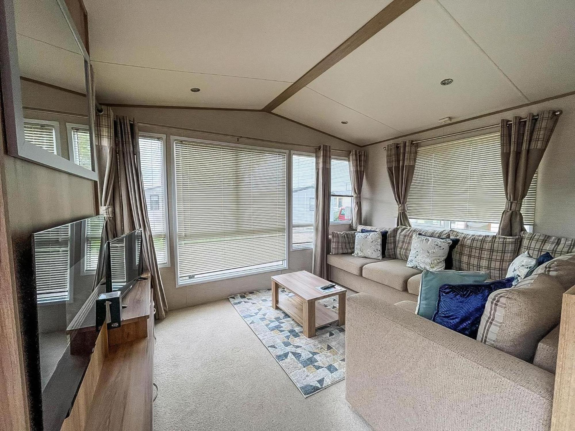 Lovely 6 Berth Caravan With Decking And Wifi In Kent, Ref 47017C Ξενοδοχείο Whitstable Εξωτερικό φωτογραφία